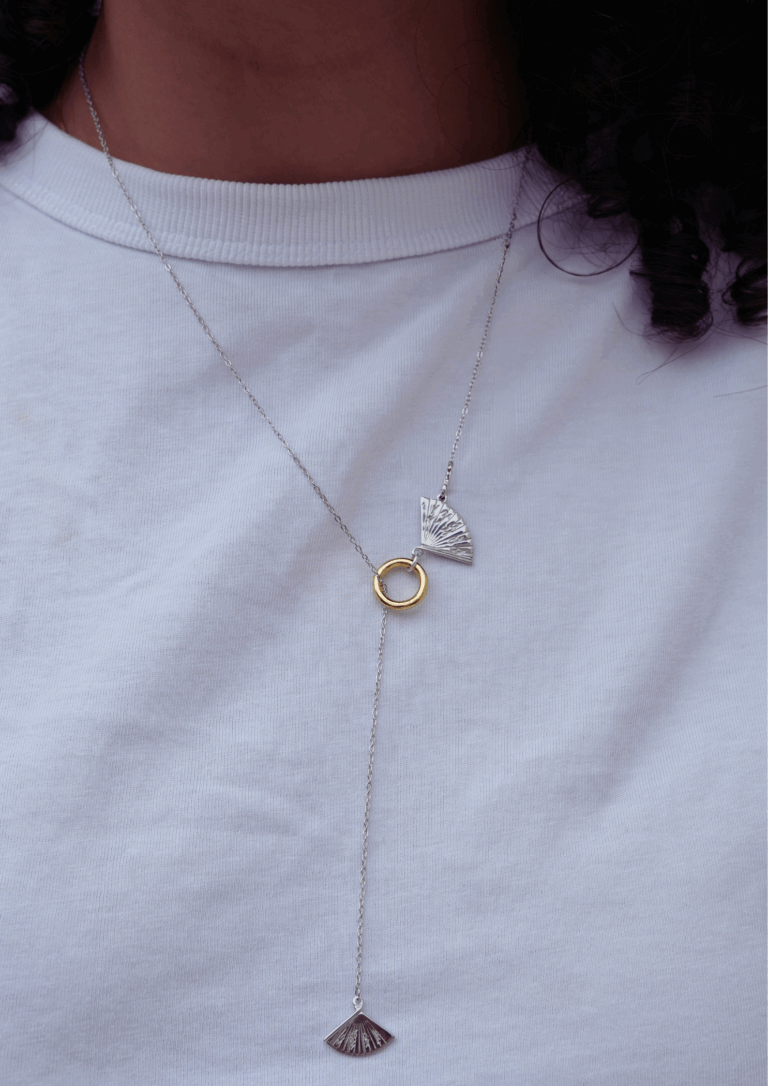 Fannecklace_whitetshirt